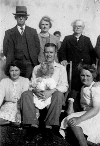 Keziah Lewis nee Moses, with Lewis Family
